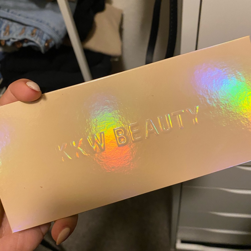 Kkw new eyeshadow and liquid lipstick!